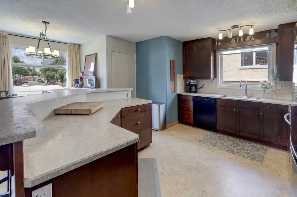 148 Rundlecairn Rise NE Calgary AB T1Y 2Y3