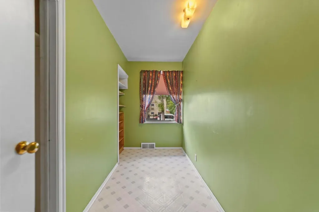 4709 46 Street Camrose AB T4V1G5