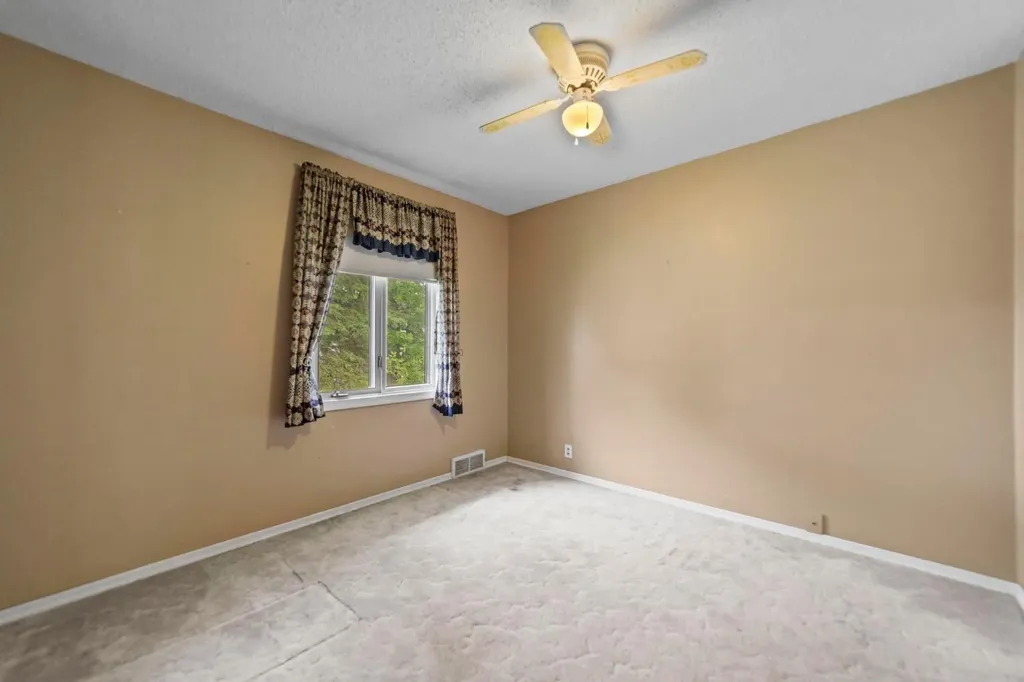 4709 46 Street Camrose AB T4V1G5