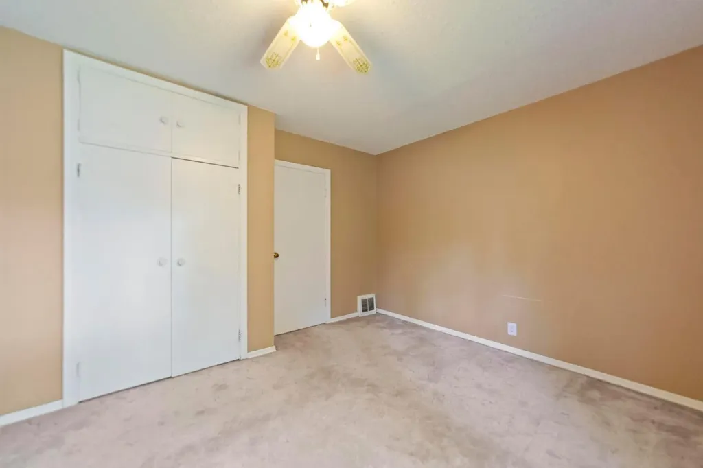 4709 46 Street Camrose AB T4V1G5