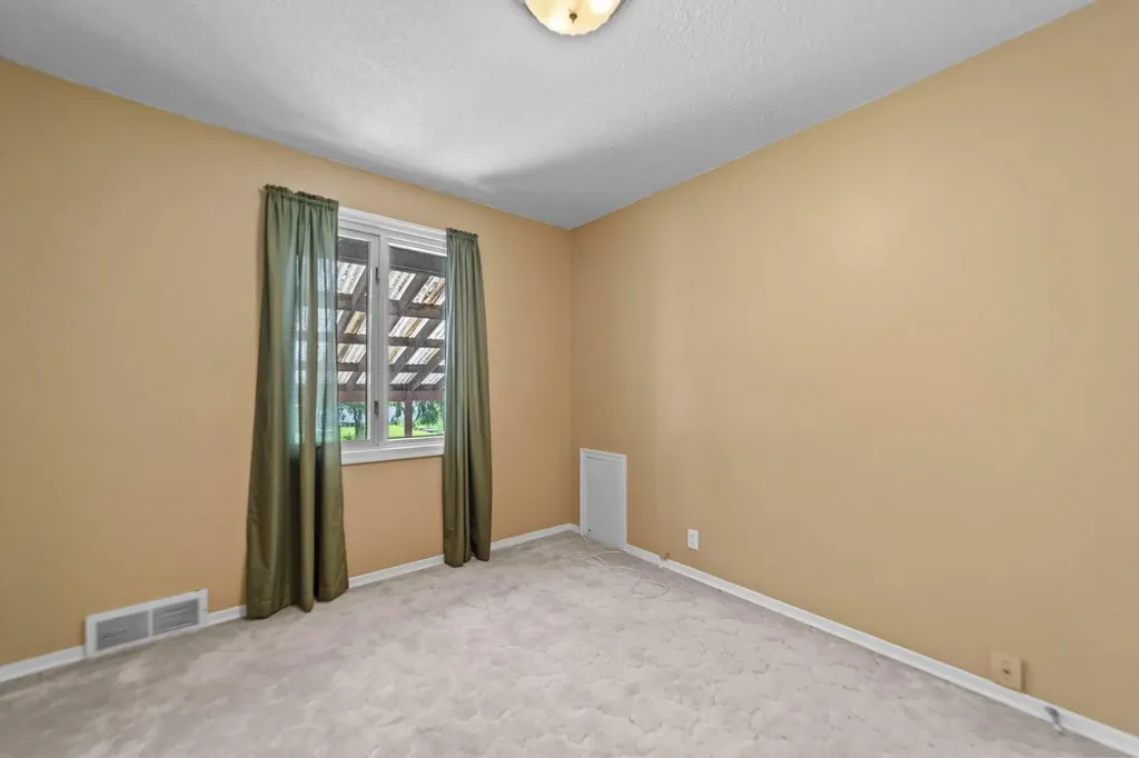 4709 46 Street Camrose AB T4V1G5