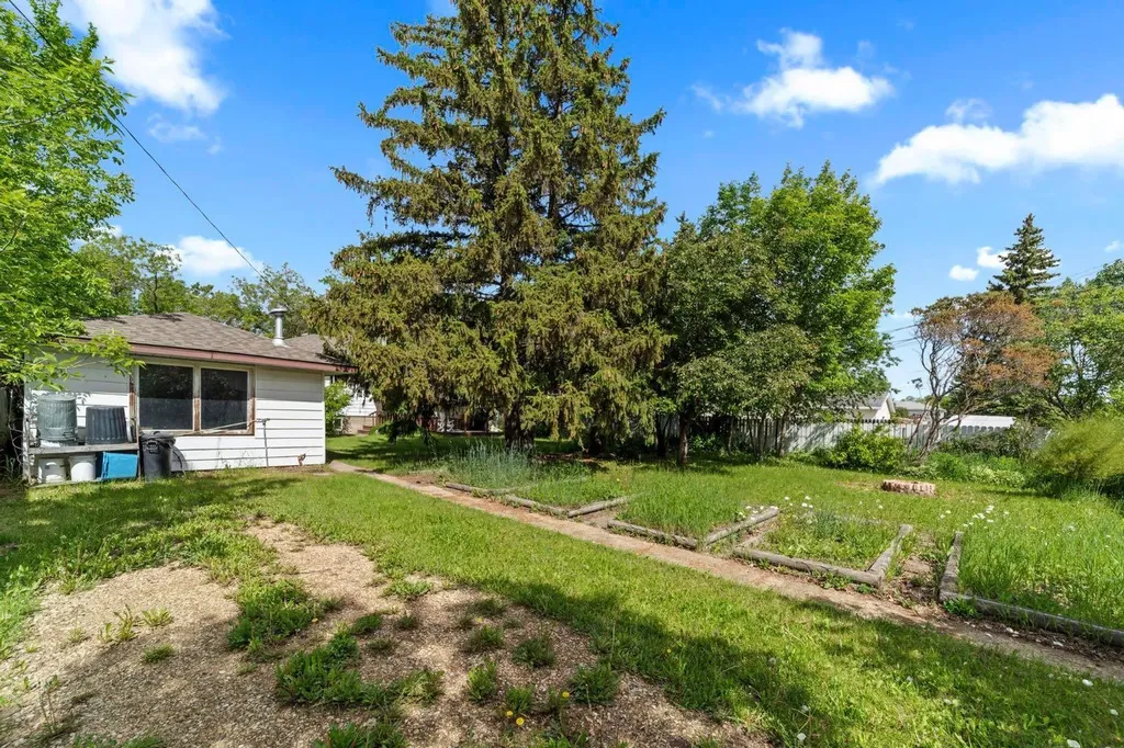 4709 46 Street Camrose AB T4V1G5