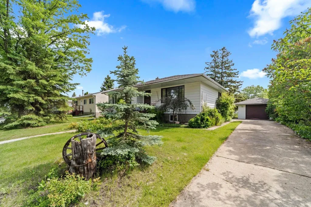 4709 46 Street Camrose AB T4V1G5