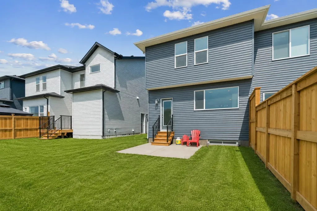185 Emberside Hollow Cochrane AB T4C 3E1