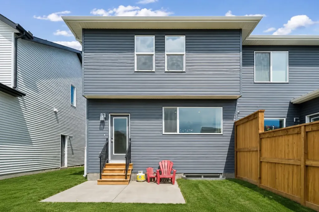 185 Emberside Hollow Cochrane AB T4C 3E1