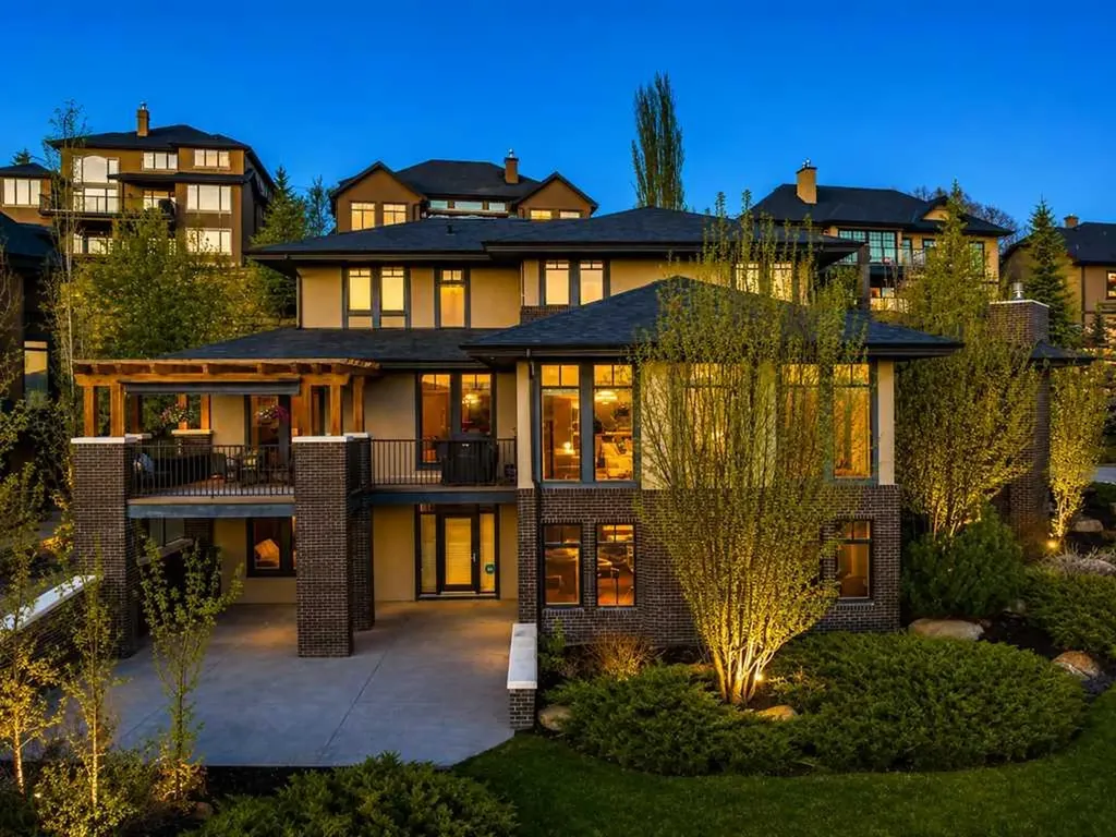16 Spring Valley Way SW Calgary AB T3H 5M1