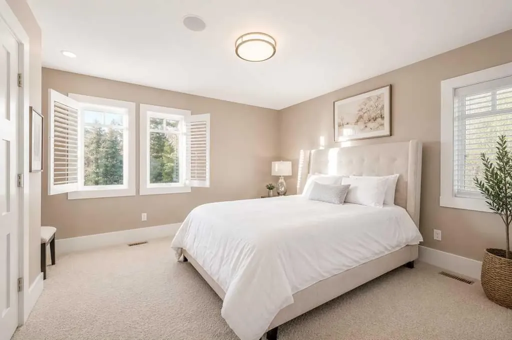 16 Spring Valley Way SW Calgary AB T3H 5M1
