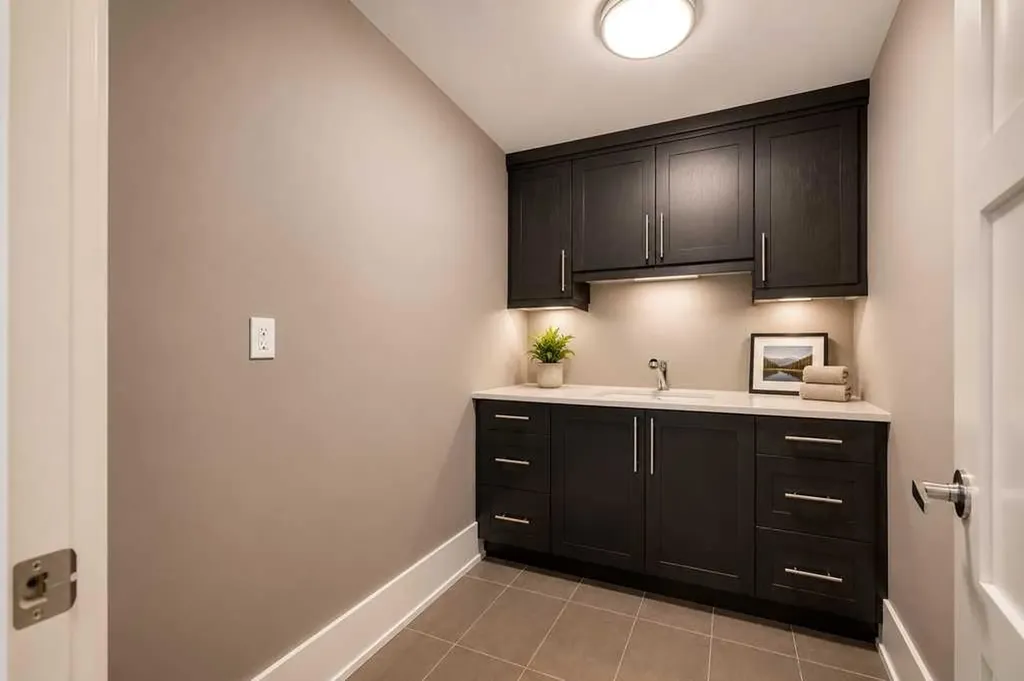 16 Spring Valley Way SW Calgary AB T3H 5M1