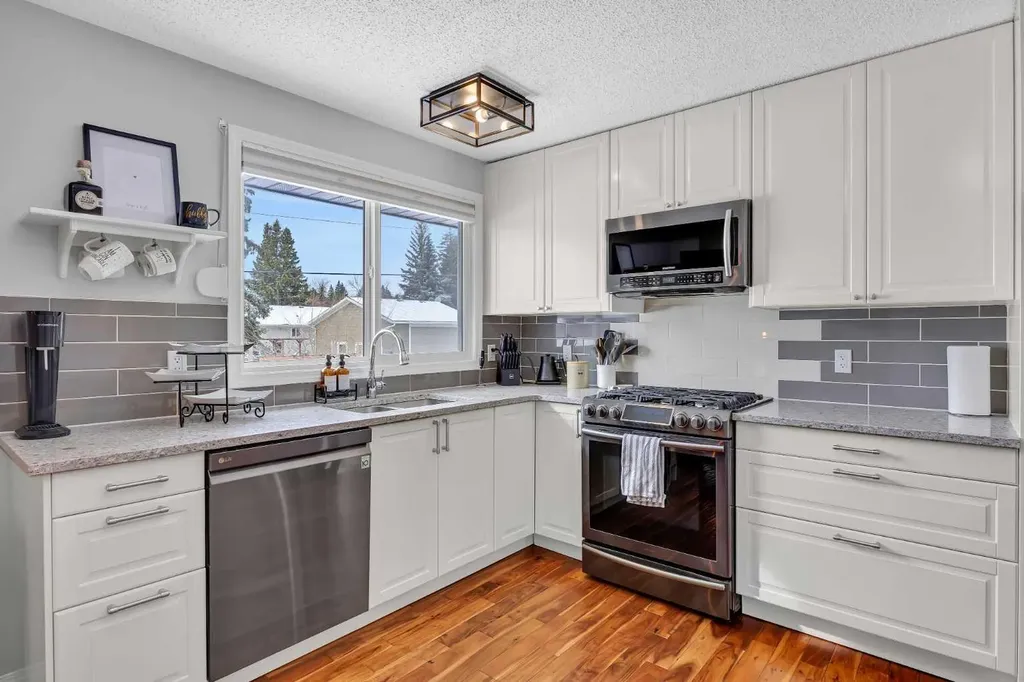 12212 Canfield Road SW Calgary AB t2w1j9