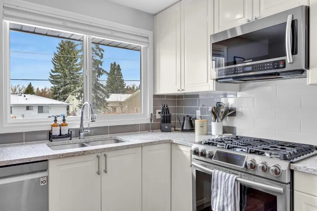 12212 Canfield Road SW Calgary AB t2w1j9