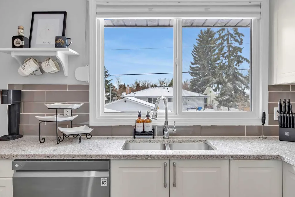 12212 Canfield Road SW Calgary AB t2w1j9