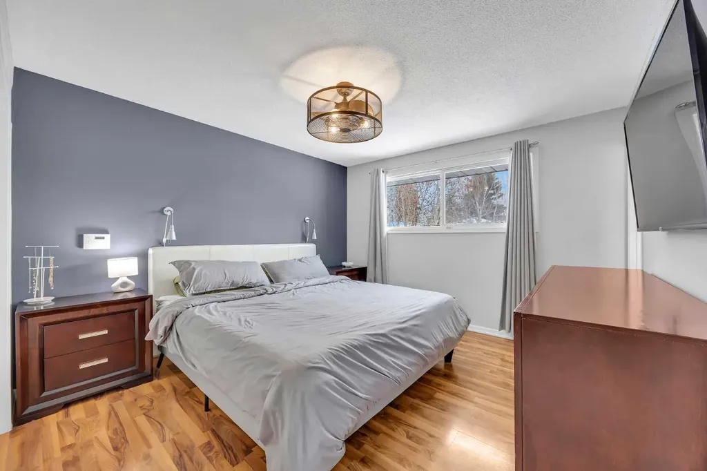 12212 Canfield Road SW Calgary AB t2w1j9
