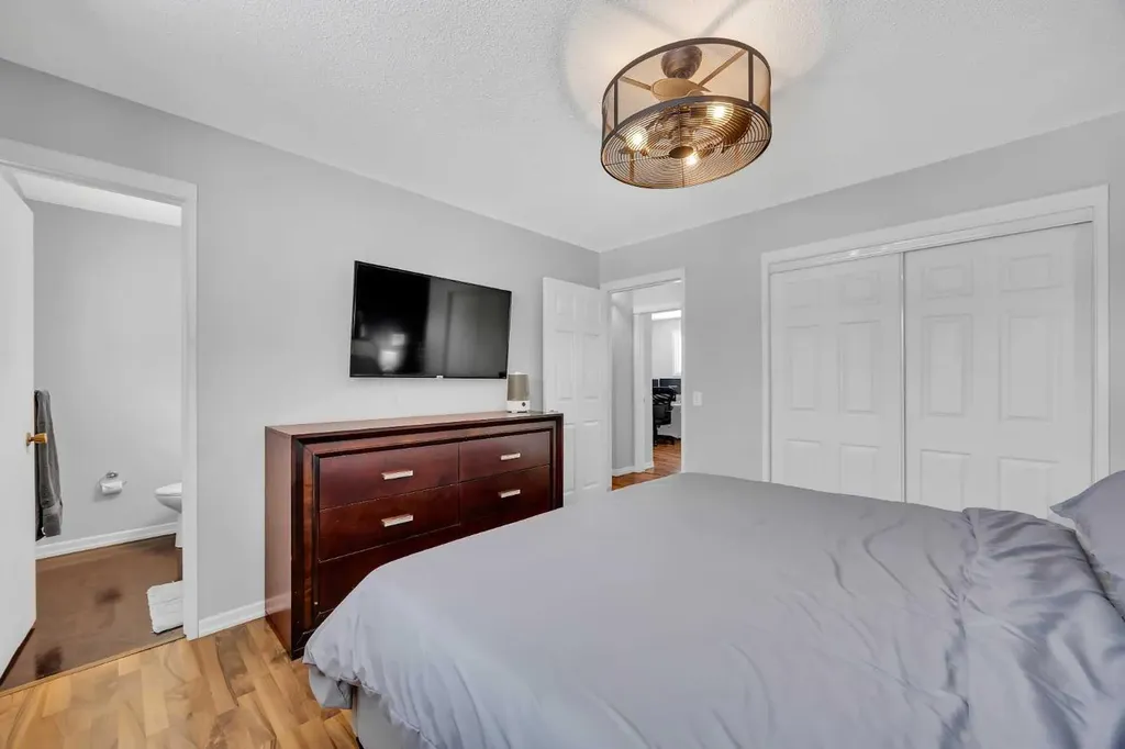 12212 Canfield Road SW Calgary AB t2w1j9