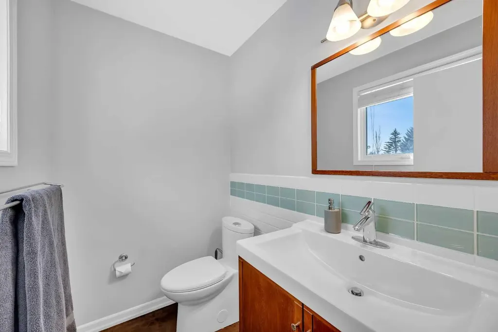 12212 Canfield Road SW Calgary AB t2w1j9