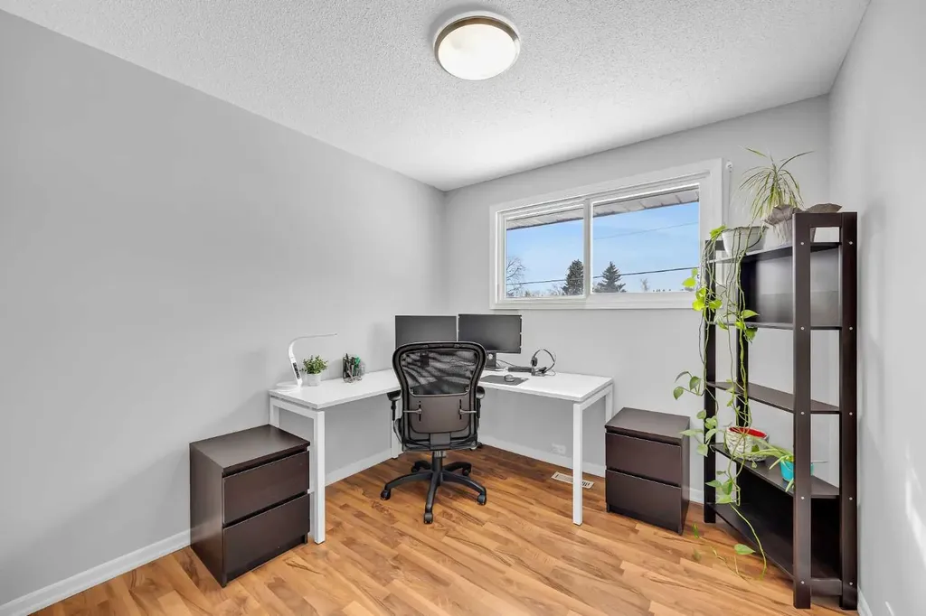 12212 Canfield Road SW Calgary AB t2w1j9