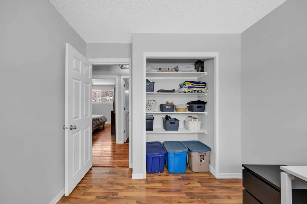 12212 Canfield Road SW Calgary AB t2w1j9
