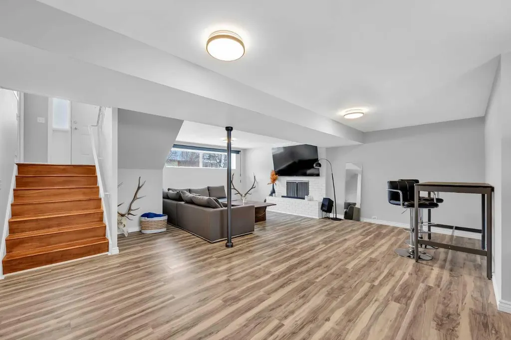 12212 Canfield Road SW Calgary AB t2w1j9