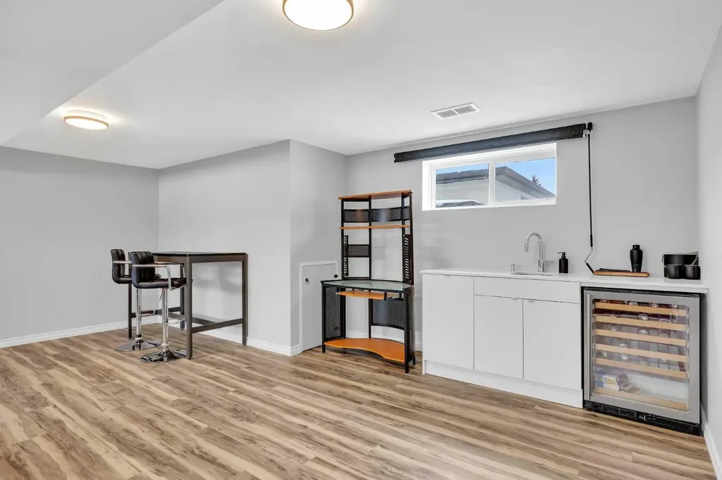 12212 Canfield Road SW Calgary AB t2w1j9