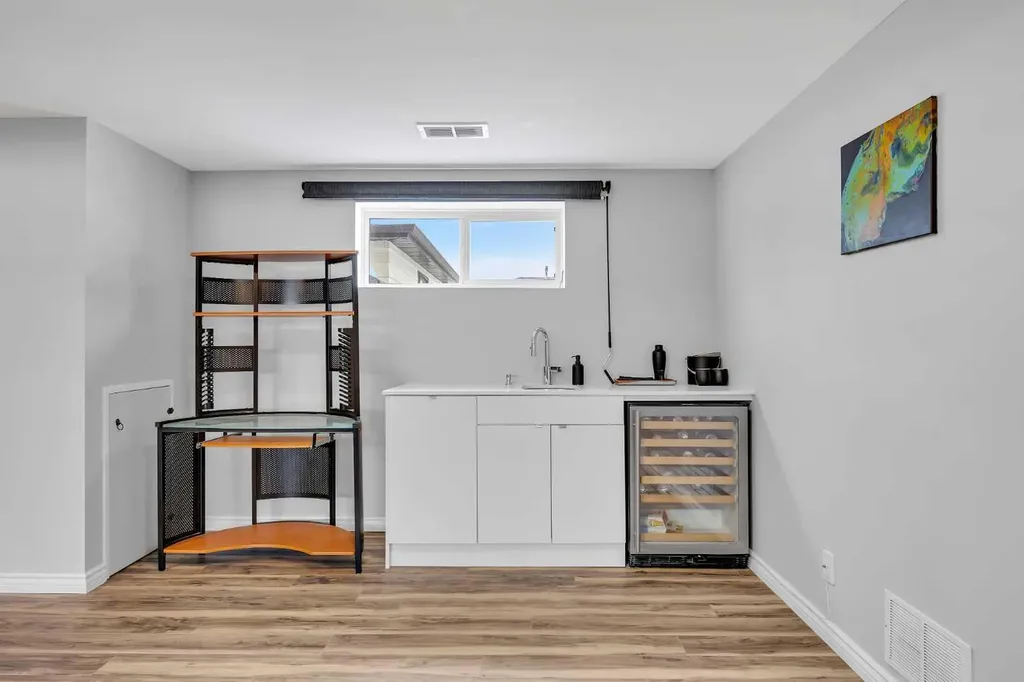 12212 Canfield Road SW Calgary AB t2w1j9