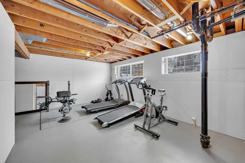 12212 Canfield Road SW Calgary AB t2w1j9