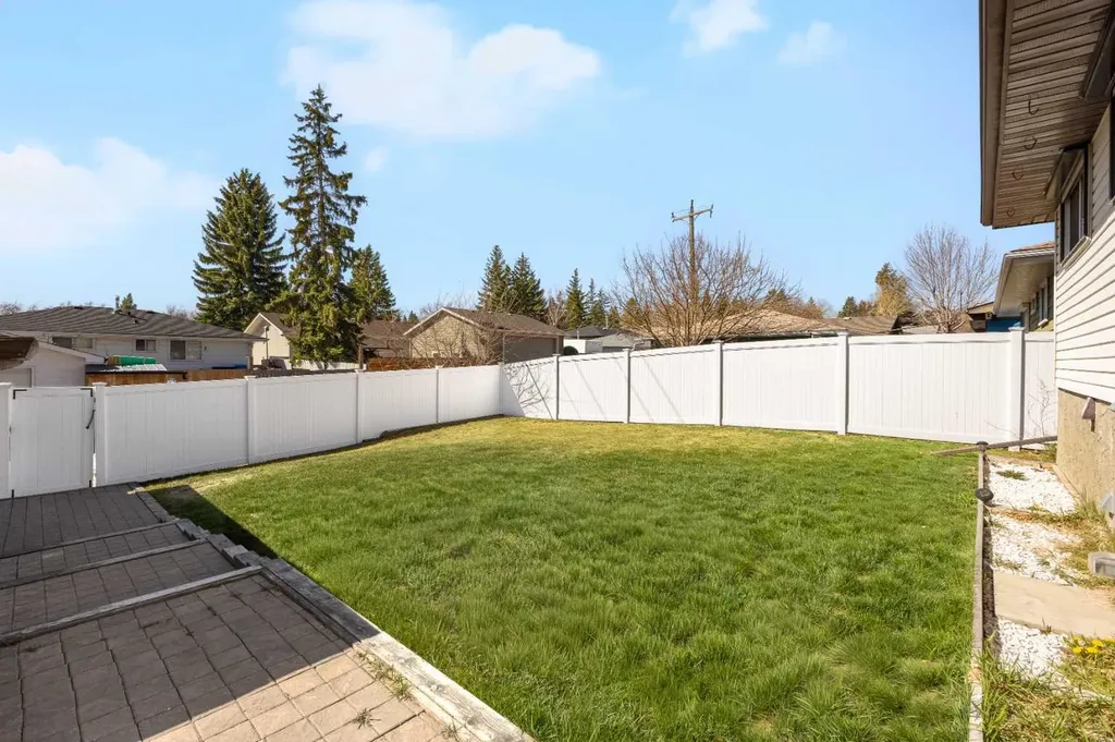 12212 Canfield Road SW Calgary AB t2w1j9