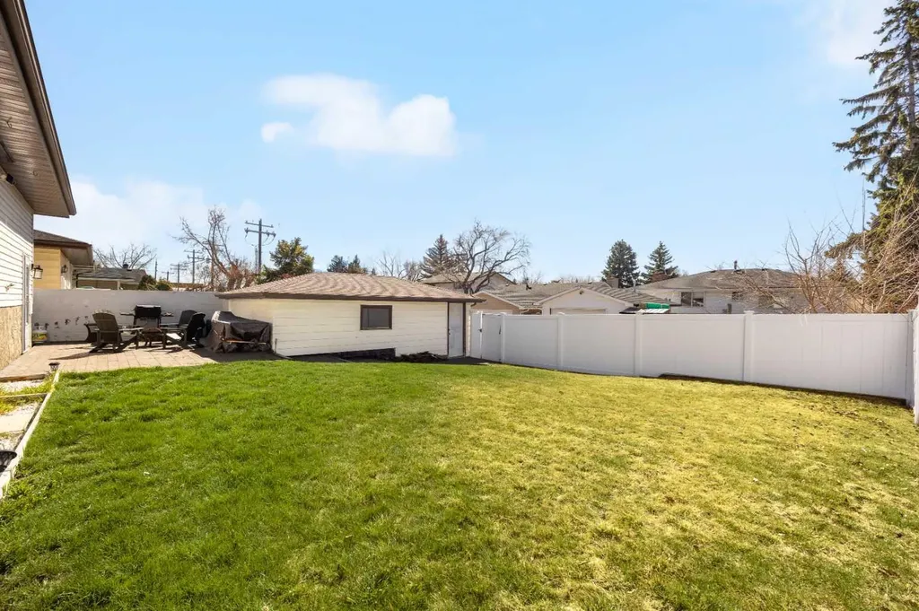 12212 Canfield Road SW Calgary AB t2w1j9