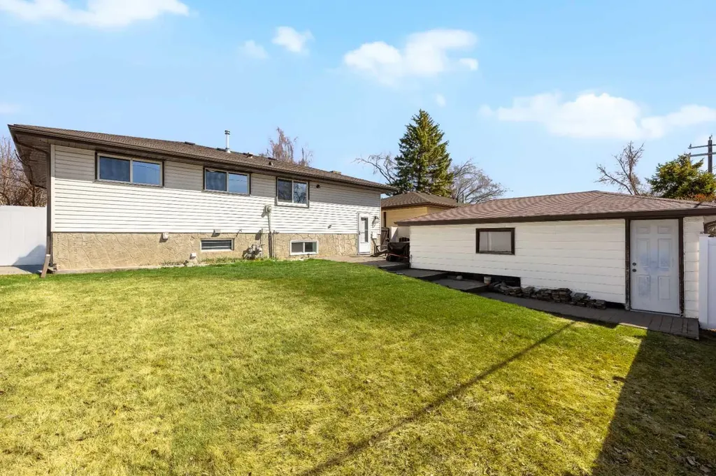 12212 Canfield Road SW Calgary AB t2w1j9