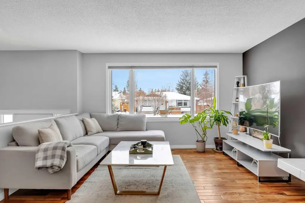 12212 Canfield Road SW Calgary AB t2w1j9