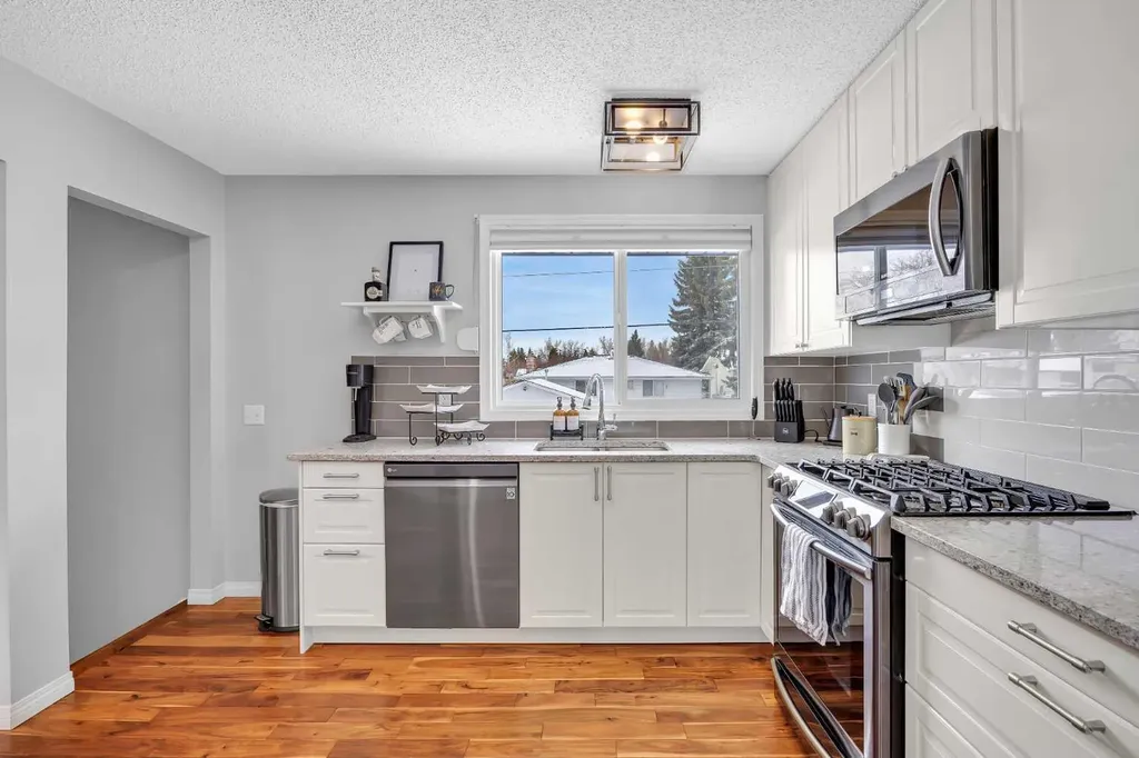12212 Canfield Road SW Calgary AB t2w1j9