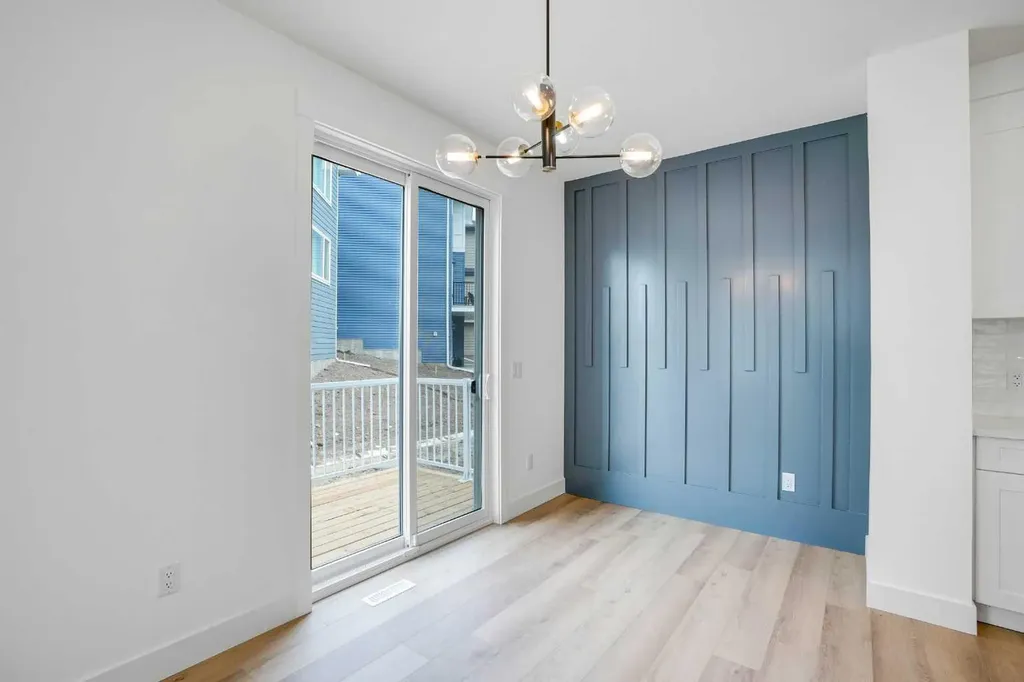 27 Heritage Close Cochrane AB T4C 3G8