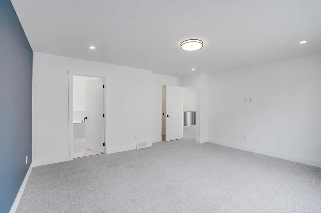 27 Heritage Close Cochrane AB T4C 3G8