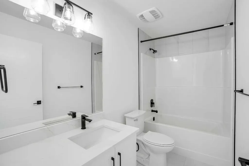 27 Heritage Close Cochrane AB T4C 3G8