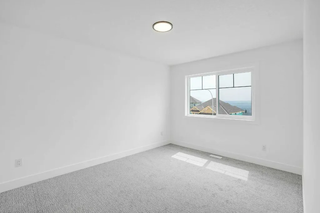 27 Heritage Close Cochrane AB T4C 3G8