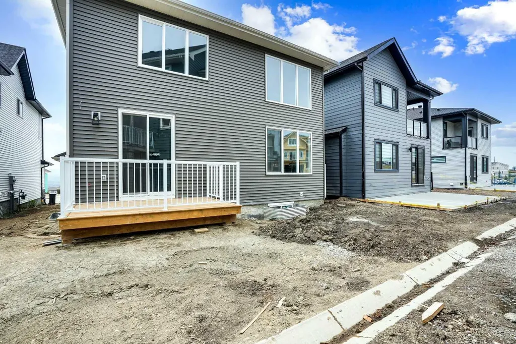 27 Heritage Close Cochrane AB T4C 3G8