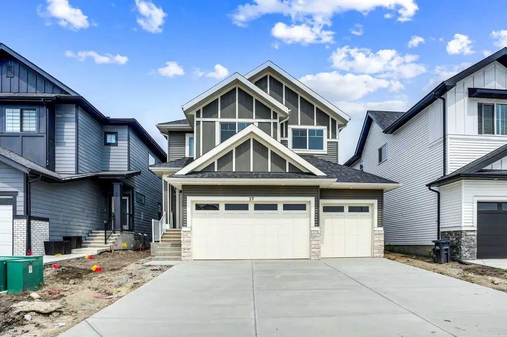 27 Heritage Close Cochrane AB T4C 3G8