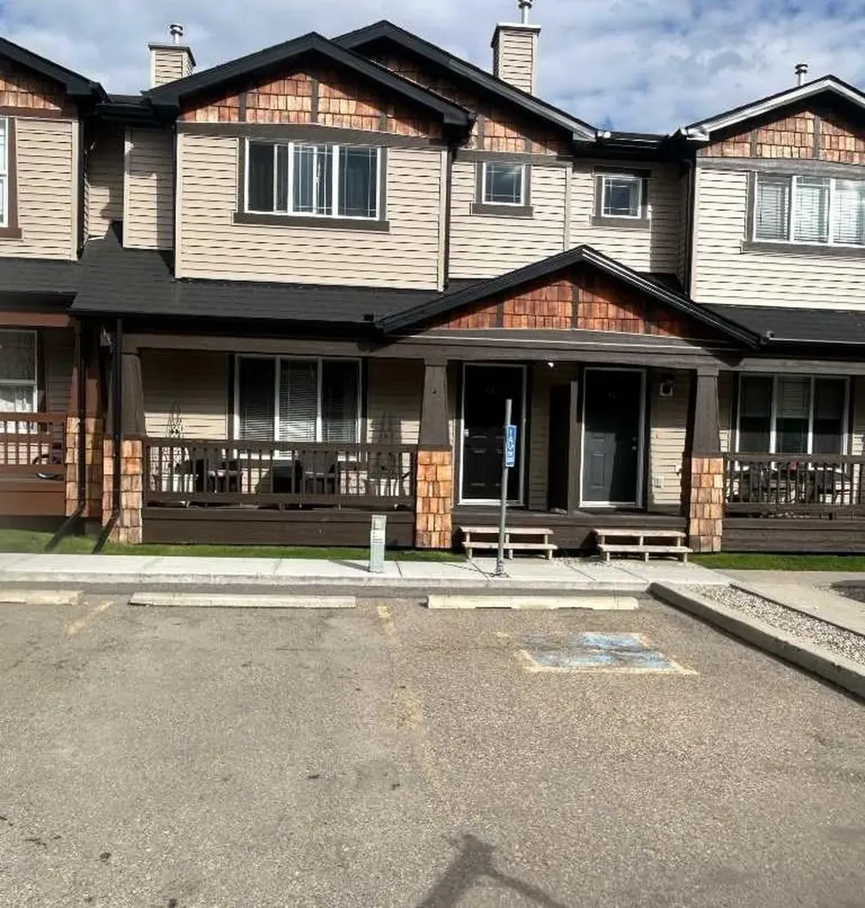 102 Panatella Park NW Calgary AB T3K 6K4
