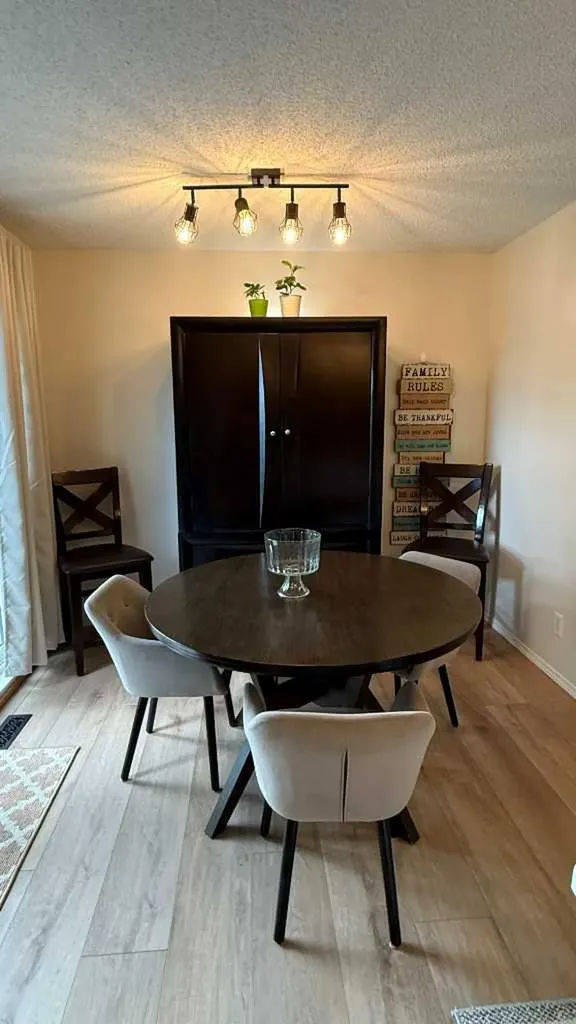 102 Panatella Park NW Calgary AB T3K 6K4