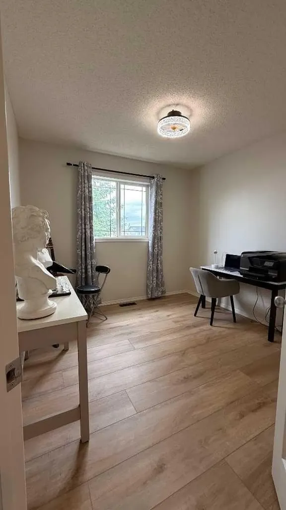 102 Panatella Park NW Calgary AB T3K 6K4