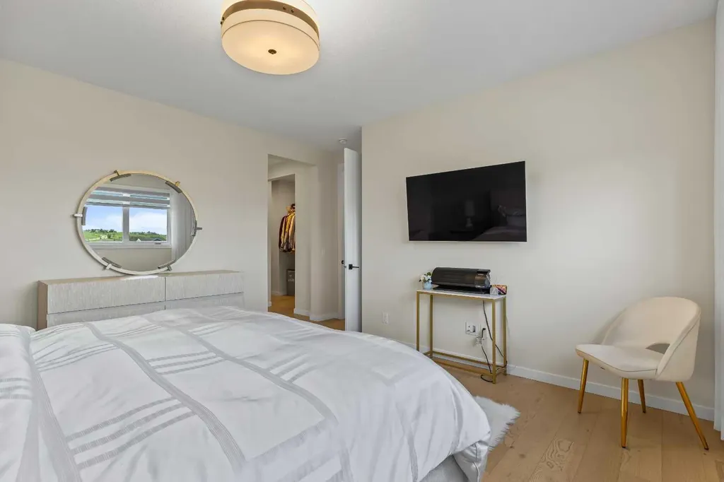 1104 Cranbrook Gardens SE Calgary AB T3M3L3