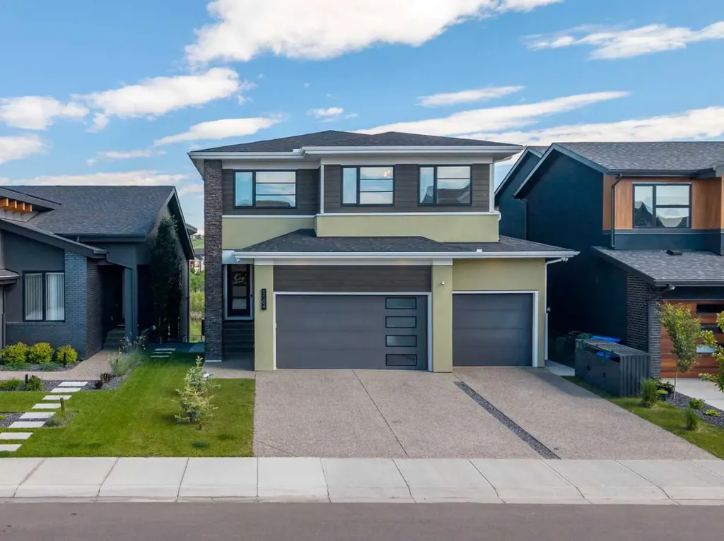 1104 Cranbrook Gardens SE Calgary AB T3M3L3