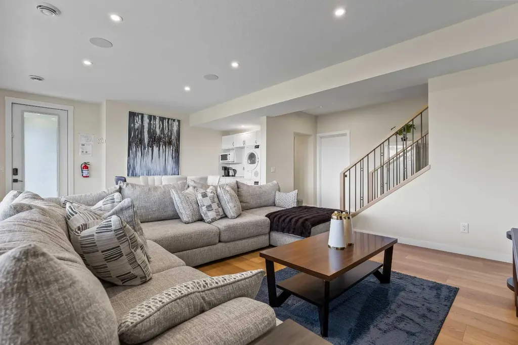 1104 Cranbrook Gardens SE Calgary AB T3M3L3