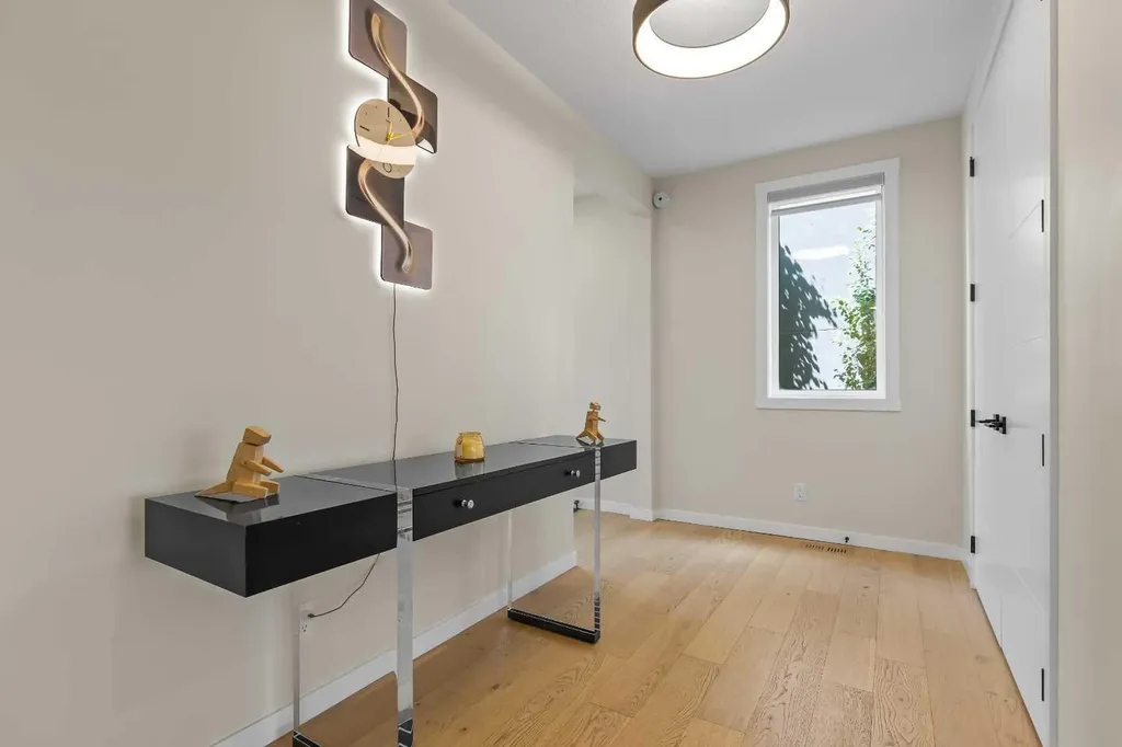 1104 Cranbrook Gardens SE Calgary AB T3M3L3