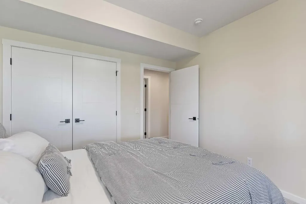 1104 Cranbrook Gardens SE Calgary AB T3M3L3