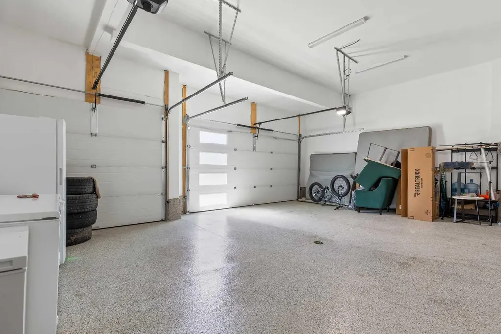 1104 Cranbrook Gardens SE Calgary AB T3M3L3