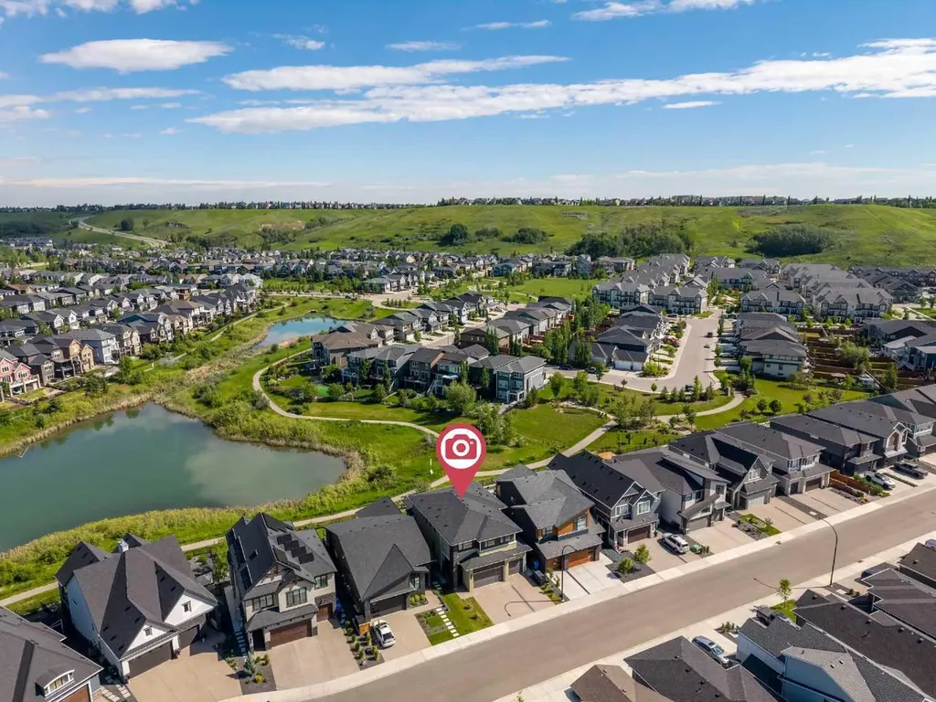 1104 Cranbrook Gardens SE Calgary AB T3M3L3