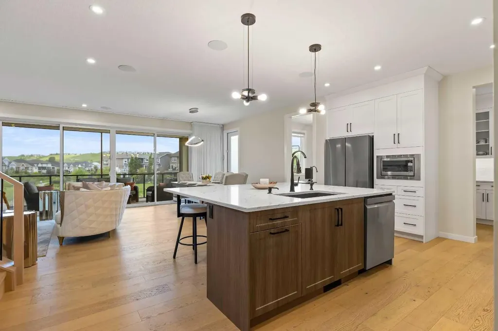 1104 Cranbrook Gardens SE Calgary AB T3M3L3