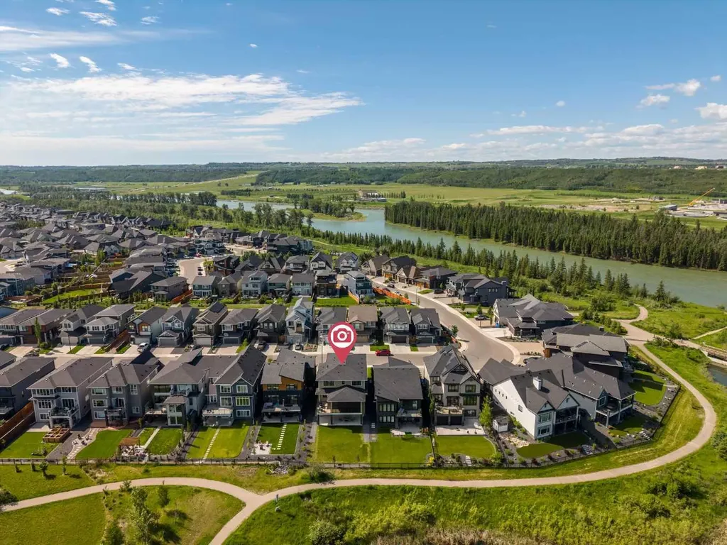 1104 Cranbrook Gardens SE Calgary AB T3M3L3
