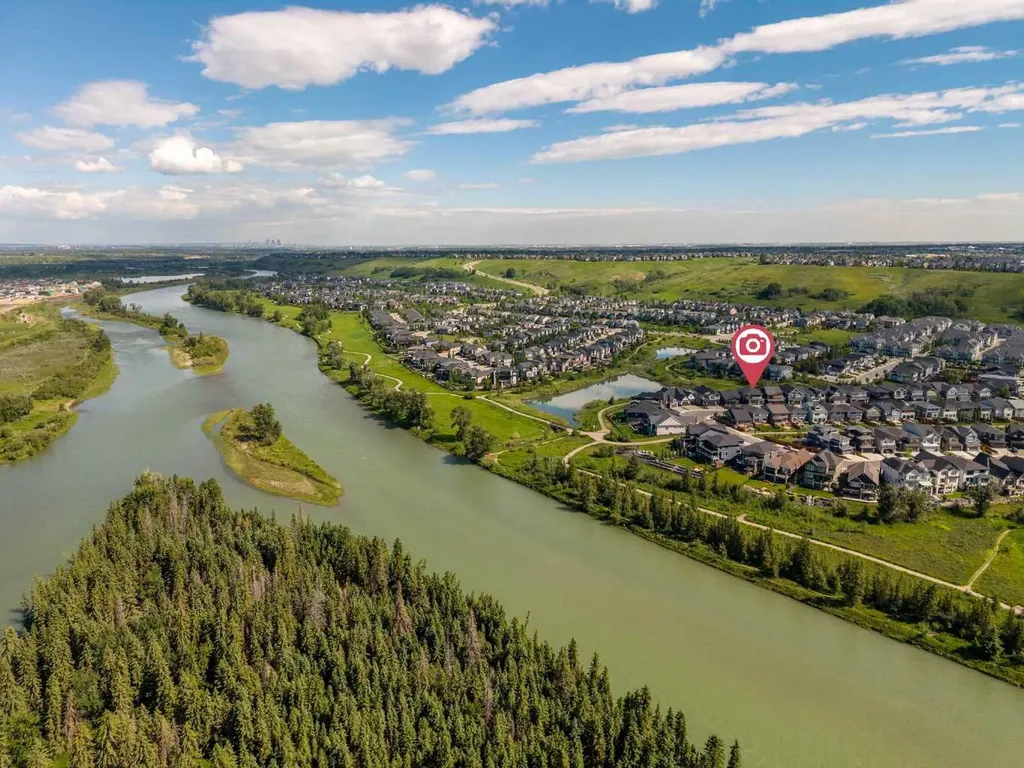 1104 Cranbrook Gardens SE Calgary AB T3M3L3