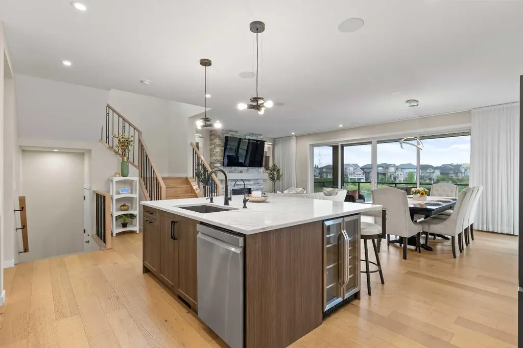 1104 Cranbrook Gardens SE Calgary AB T3M3L3