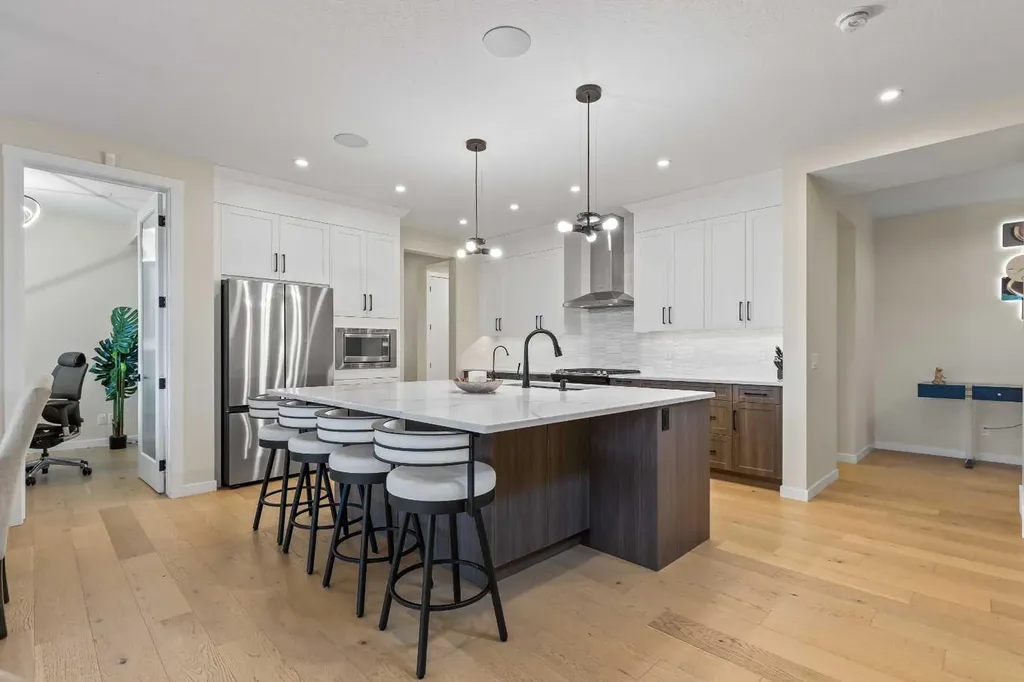 1104 Cranbrook Gardens SE Calgary AB T3M3L3